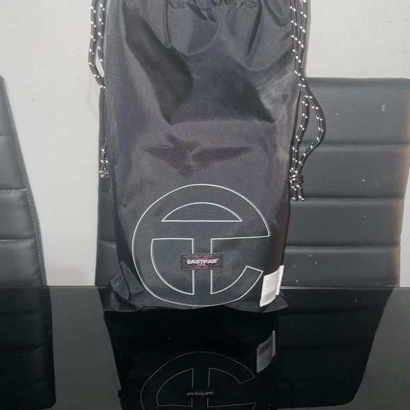 Small Eastpak X Telfar Painter’s Tape Shopper - Picture 9 of 10